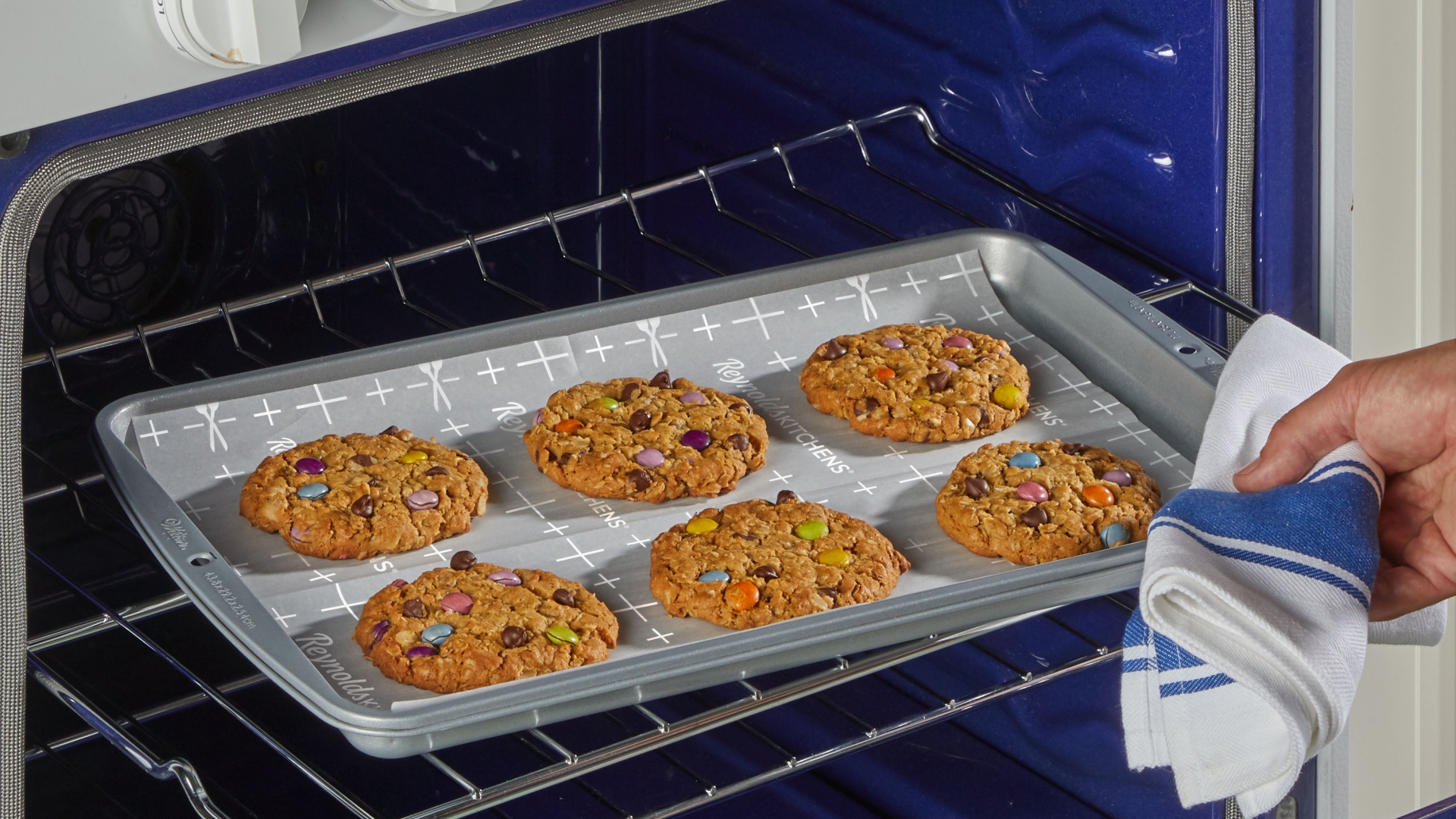 Can You Bake With Wax Paper In The Oven? Safeguard Your Sweets!