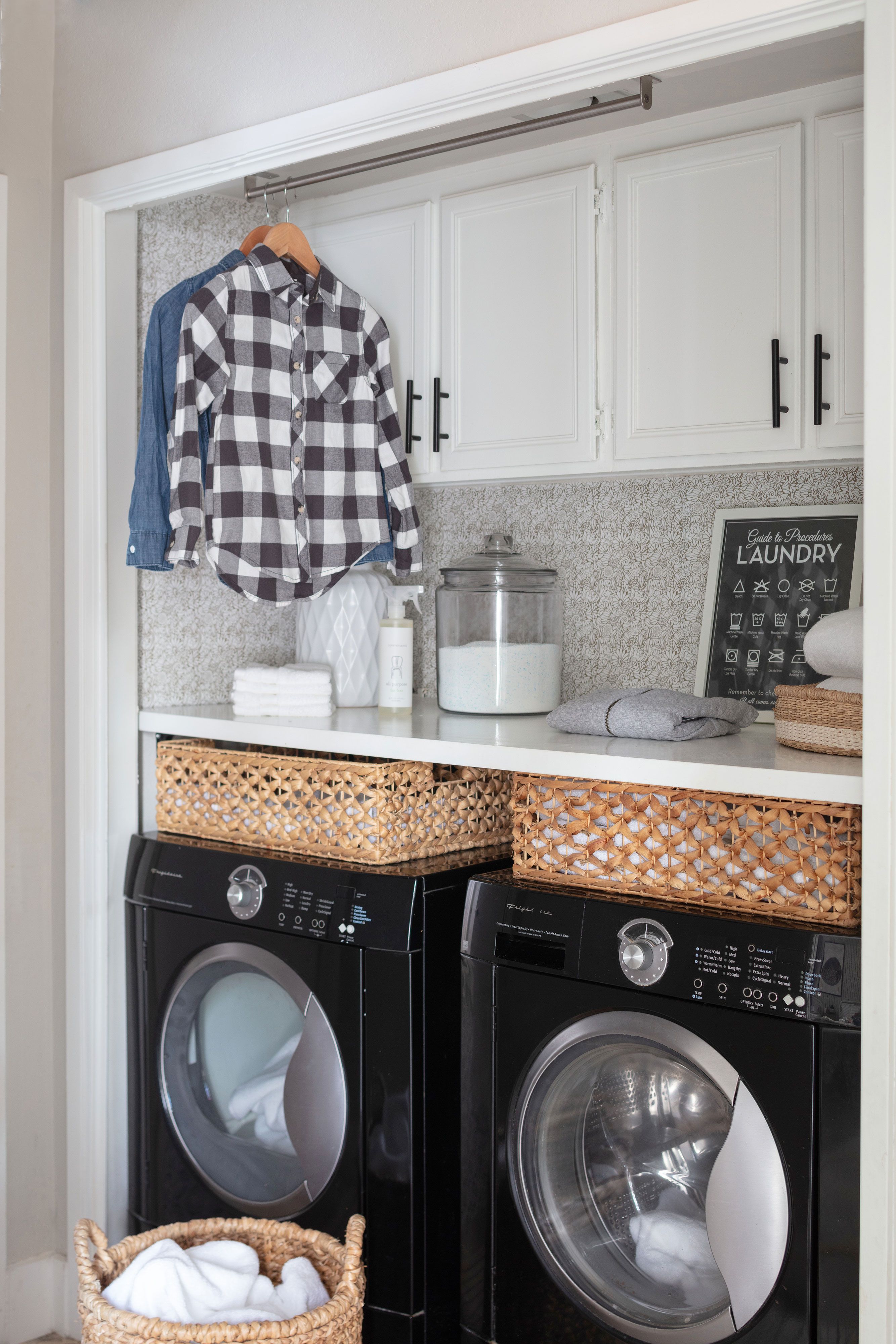 Decorating Ideas For A Small Laundry Room: Maximize Style!