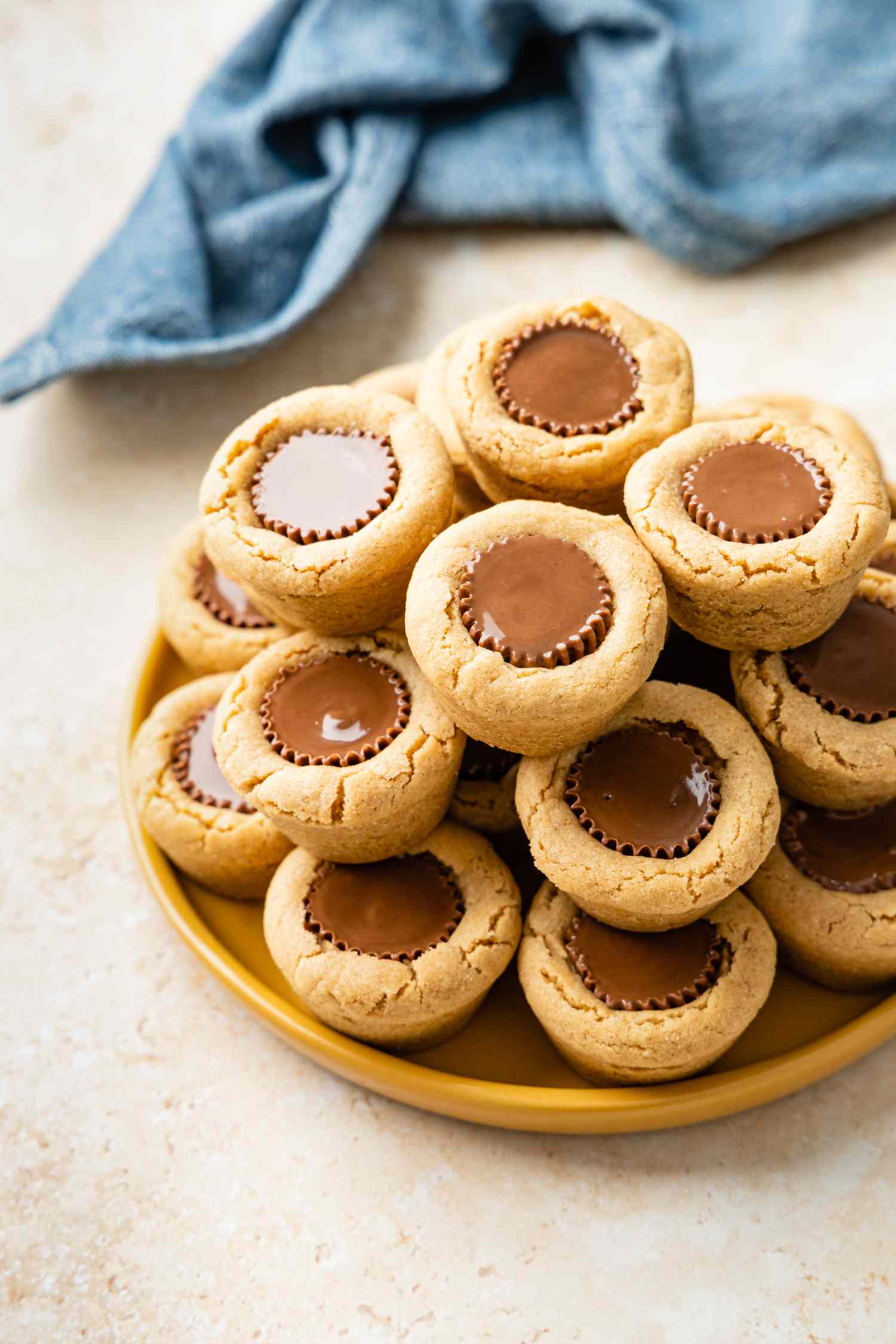 Peanut Butter Cookies And Reese's Cups: Decadent Duo!
