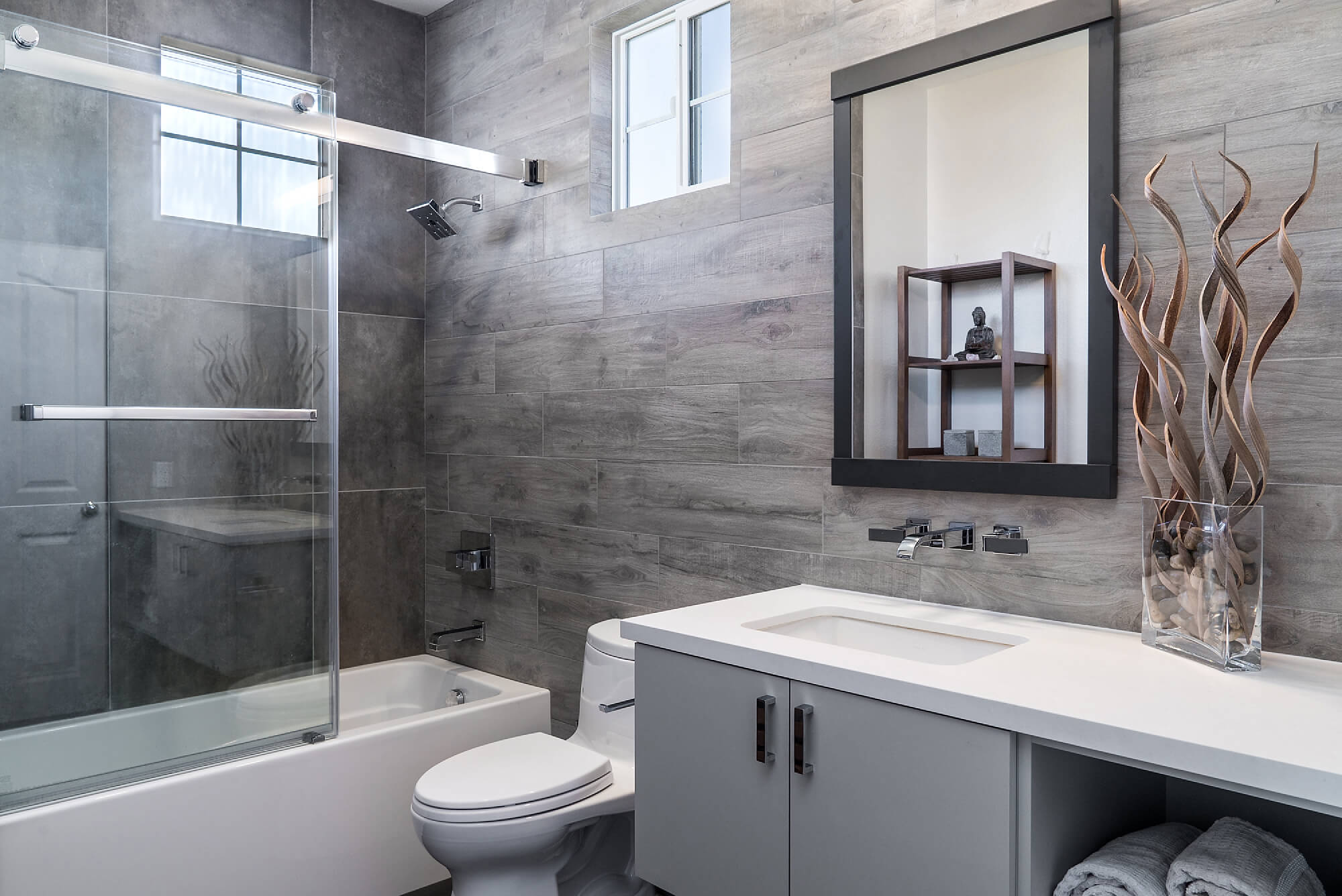 Bathroom Remodeling Ideas For Small Bathrooms: Space-Saving Solutions!